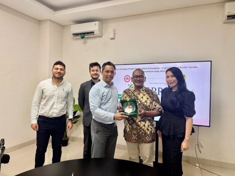 Delft Imaging signed the letter with POGI Indonesia