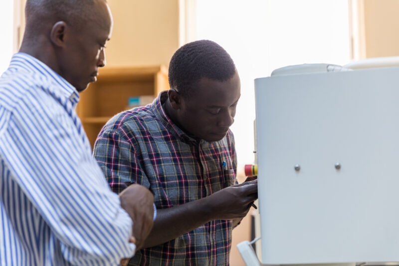 2 engineers from Delft Imaging are maintaining the EasyDR in Ghana