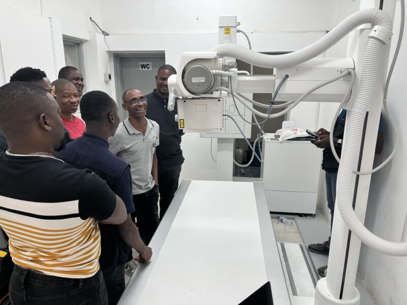 Delft engineers are assebling the CompassDR in Mozambique