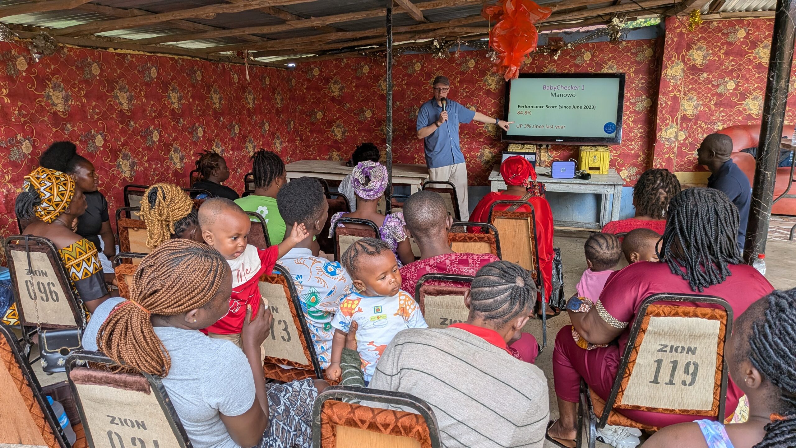 Julio gives a BabyChecker training in Sierra Leone to the midwives